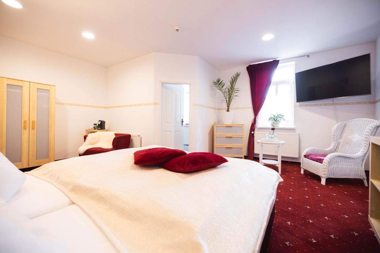 Pension Friedrichshof Бад-Клостерлаусниц Экстерьер фото